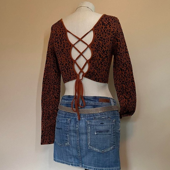 Brown and black leopard print long sleeve cropped - Picture 2 of 4